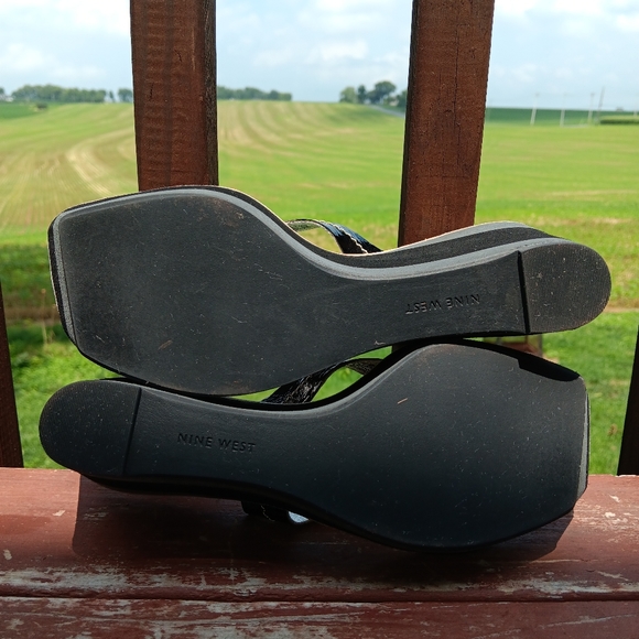 Nine West Wedge Thong Flip Flops - Black/Gray - Size 6 - Picture 12 of 12